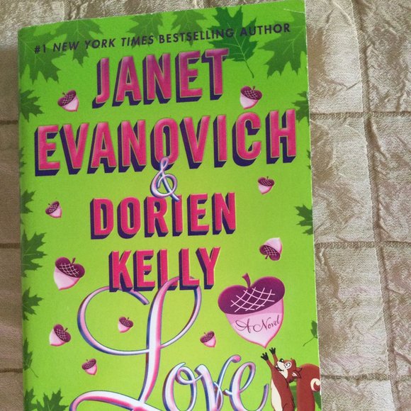 Love in a Nutshell  by Janet Evanovich and Dorien Kelly best seller books 2012 - Picture 1 of 3